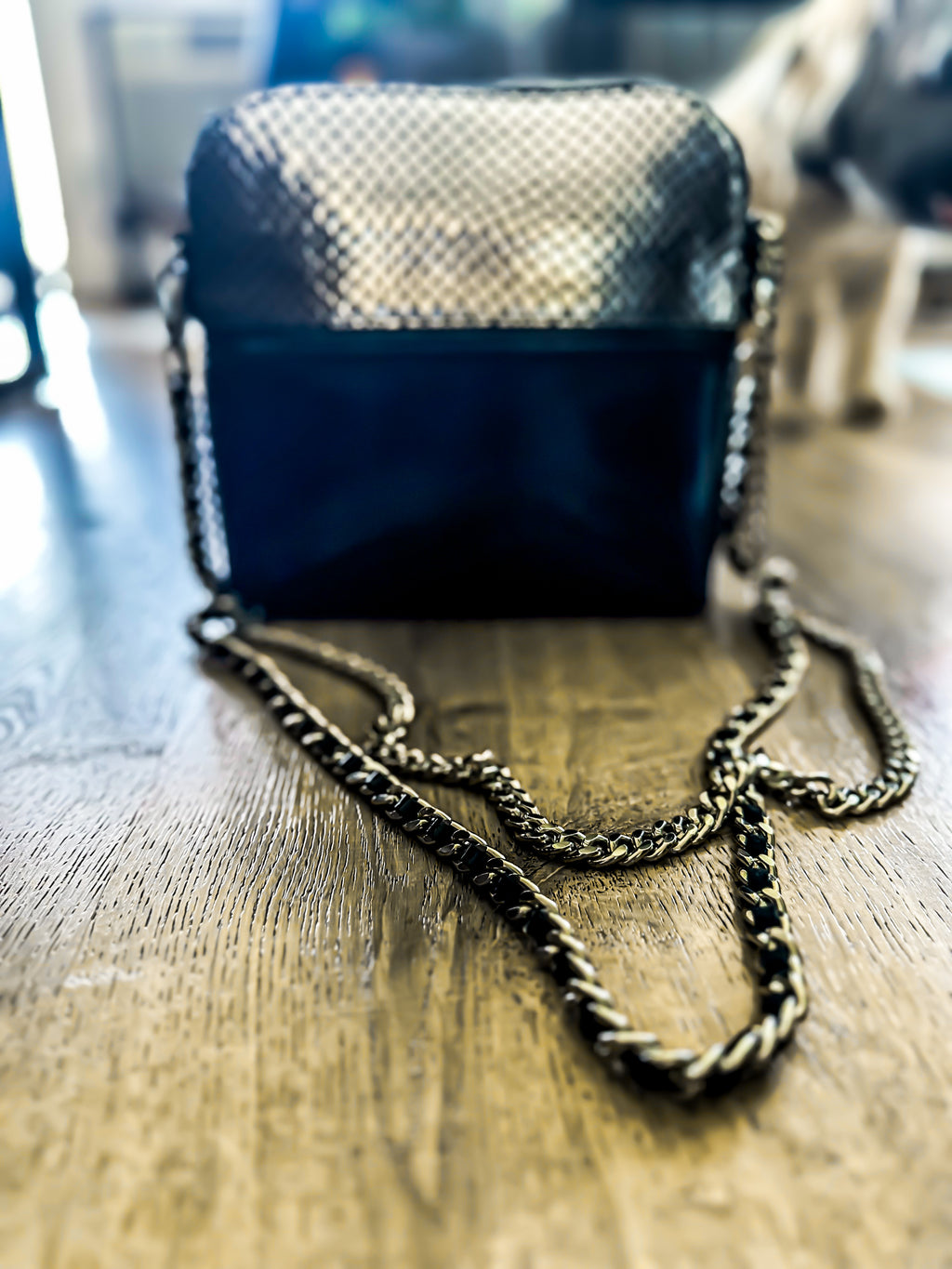 SS61 Minas Menagerie Crossbody
