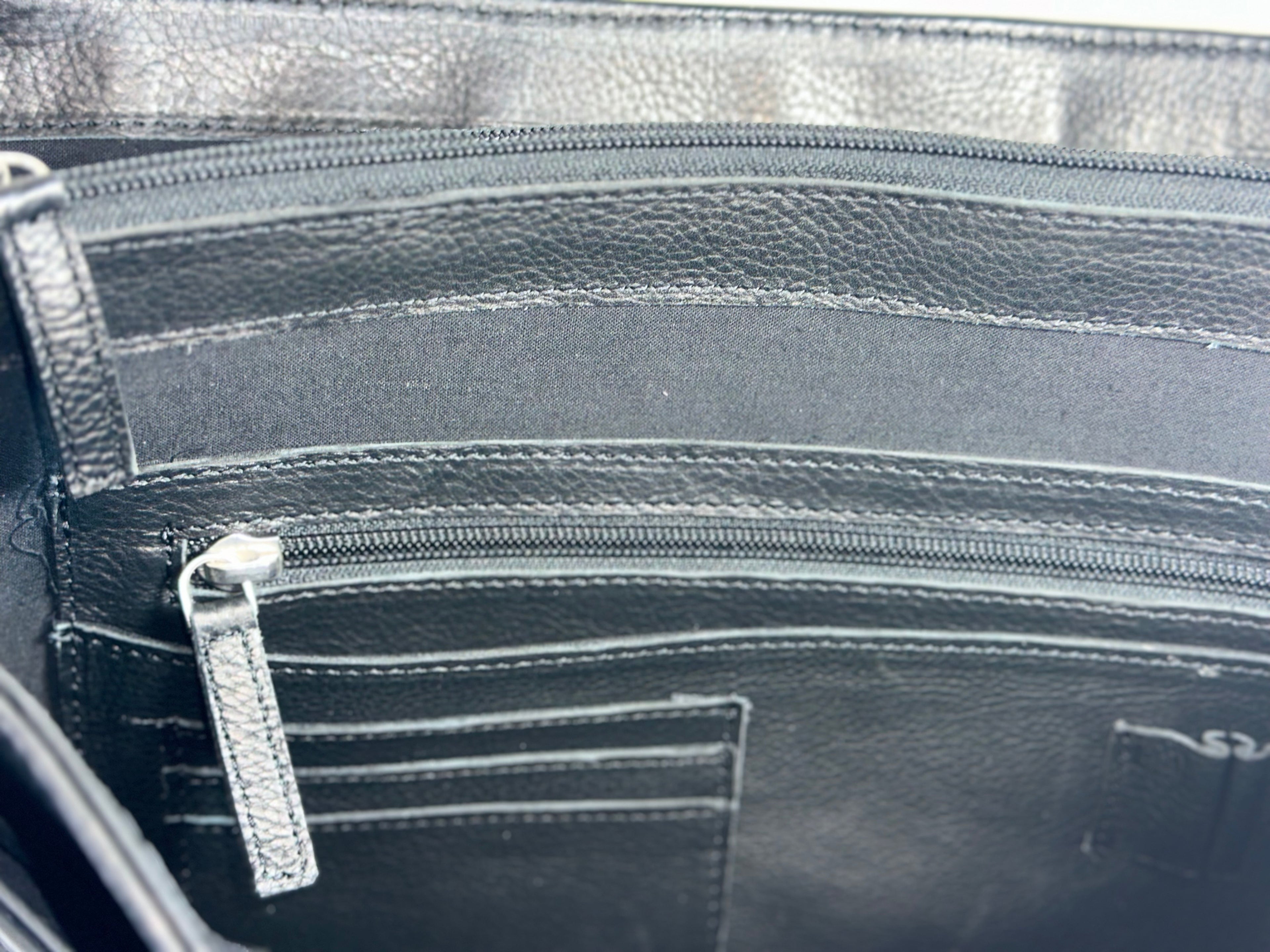 SS31 Brikmond 100% Leather  Executive 1 briefcase