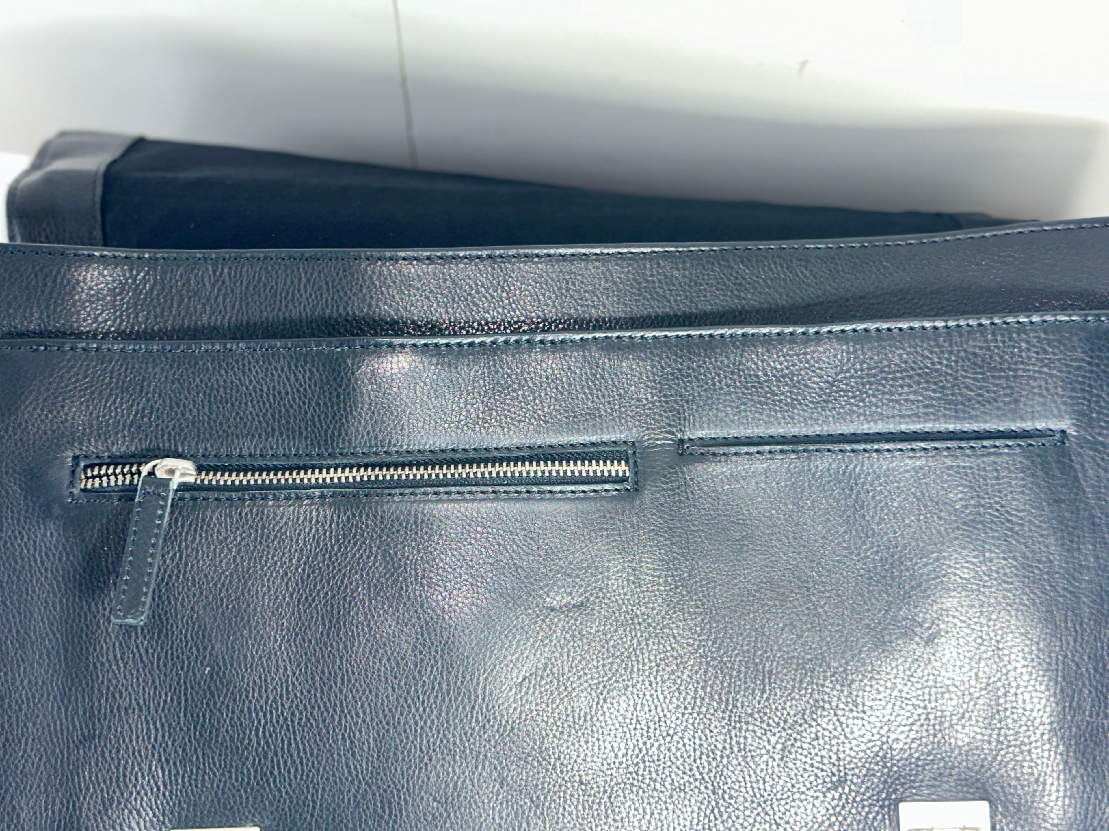 SS31 Brikmond 100% Leather  Executive 1 briefcase