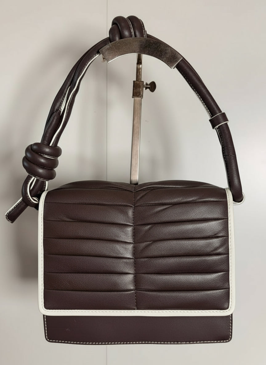 SS98 Luisa channel quilt lamb box