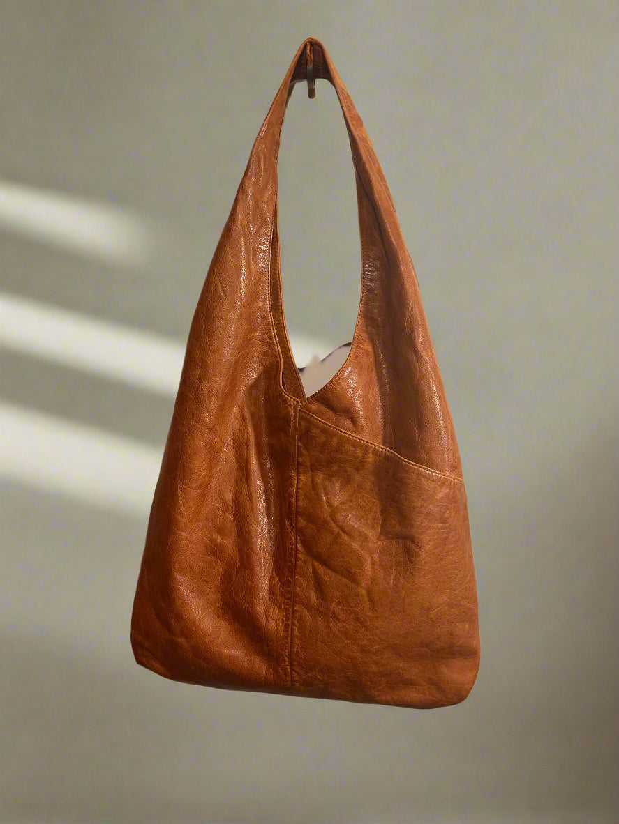 SS52 Washed lamb skin Hobo