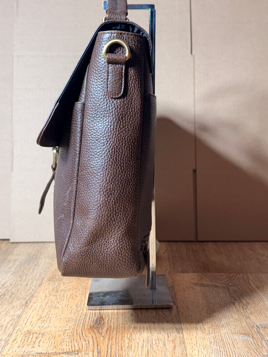 SS40 SoftGrain Cow modern briefcase free shipping within the USA