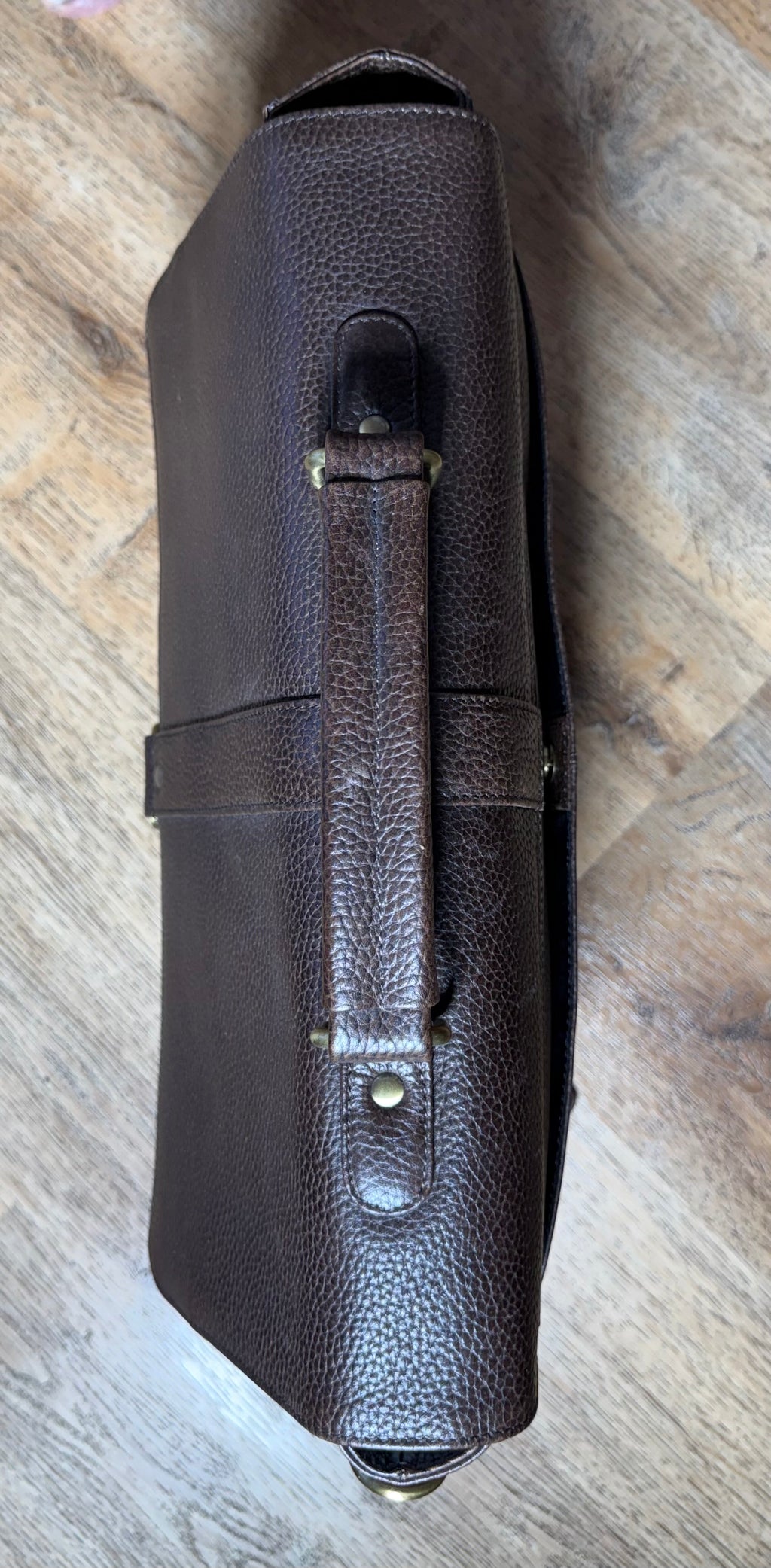 SS40 SoftGrain Cow modern briefcase free shipping within the USA