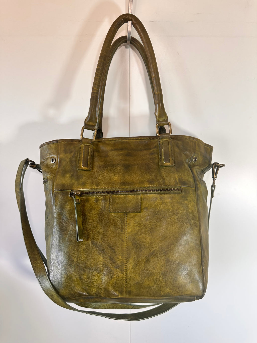 SS43 antique washed Cow zipl top tote free shipping within the USA