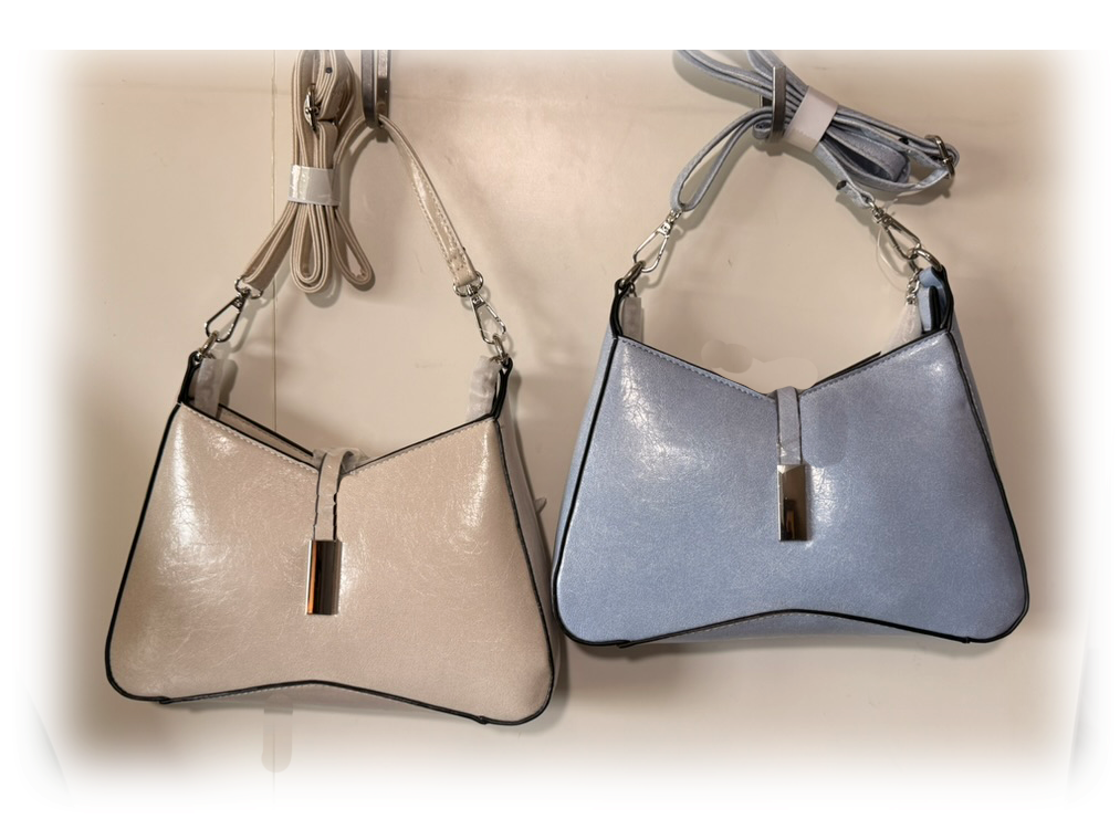 AB106  Chain and Tab Crossbody